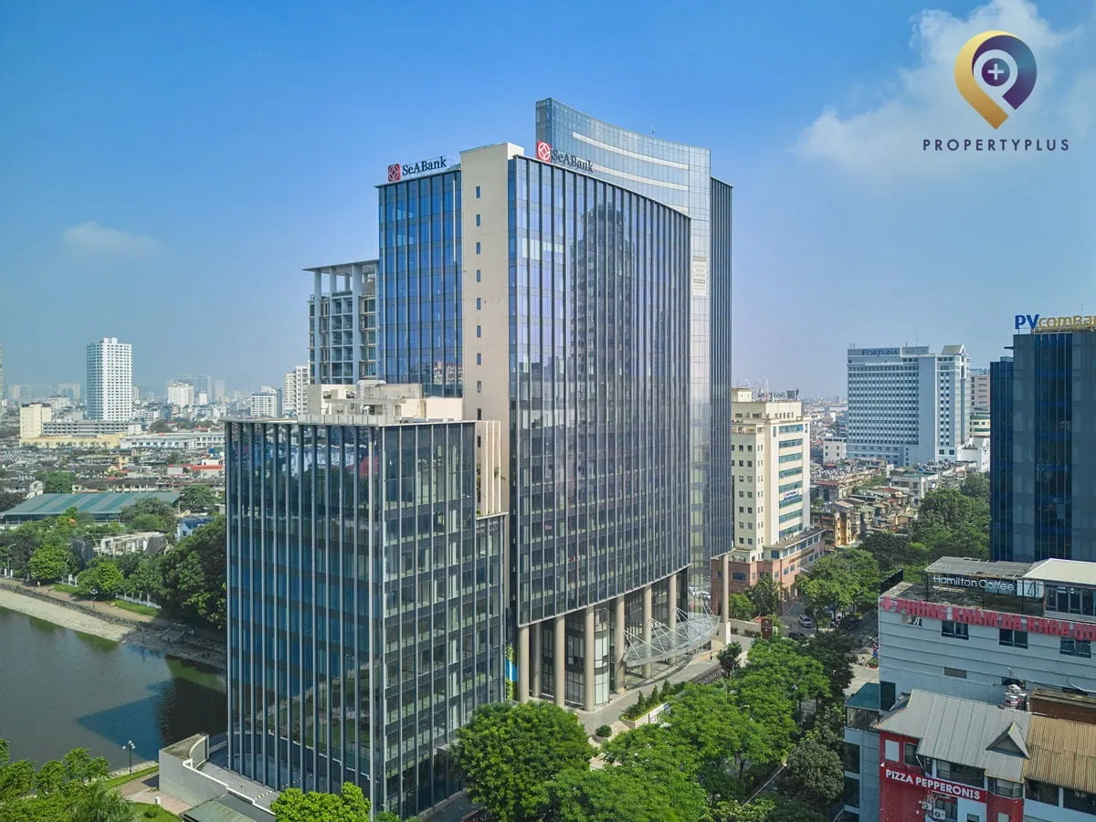 Toàn cảnh BRG Diamond Park Plaza bên hồ và khu vực lân cận